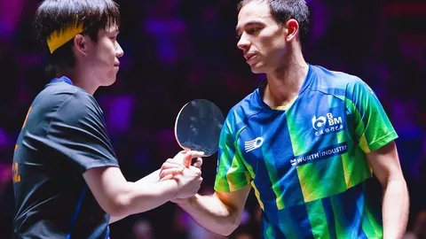 詹力挽狂澜，关键时刻詹姆斯两罚全中助喊暂停，申京遭血帽