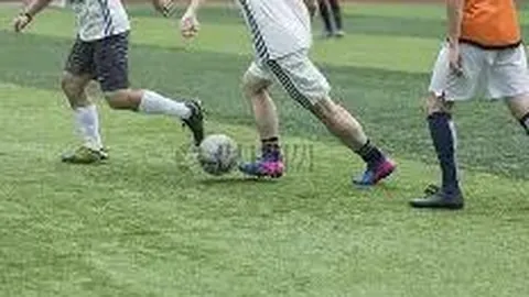 詹皇独得40分击溃拓荒者 教头称赞其非凡表现